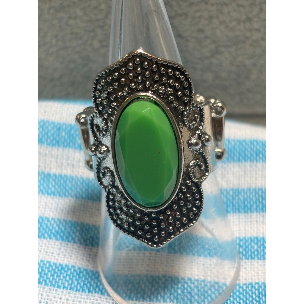 #24. Paparazzi Taj Mahal Stretch Ring